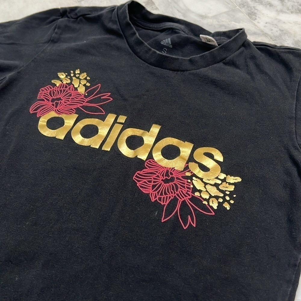 Adidas women's t shirt, size S, worn twice. - Picture 2 of 4